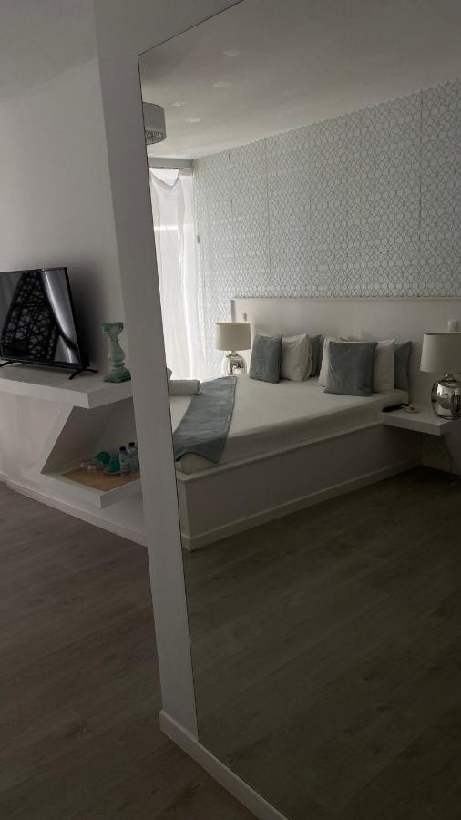 Brandao House Hostel Caparica Ngoại thất bức ảnh