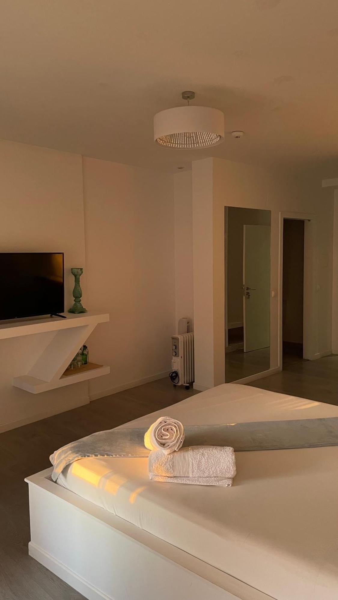 Brandao House Hostel Caparica Ngoại thất bức ảnh