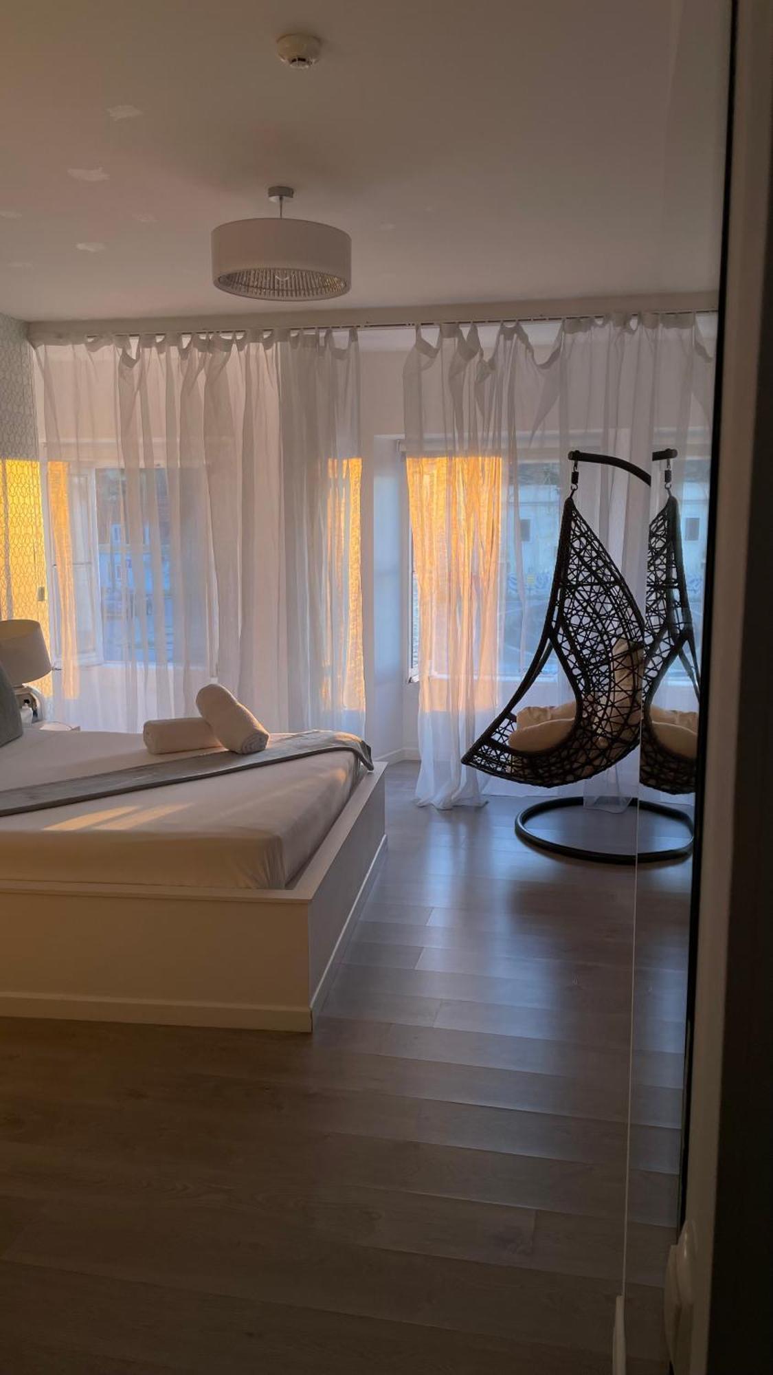 Brandao House Hostel Caparica Ngoại thất bức ảnh