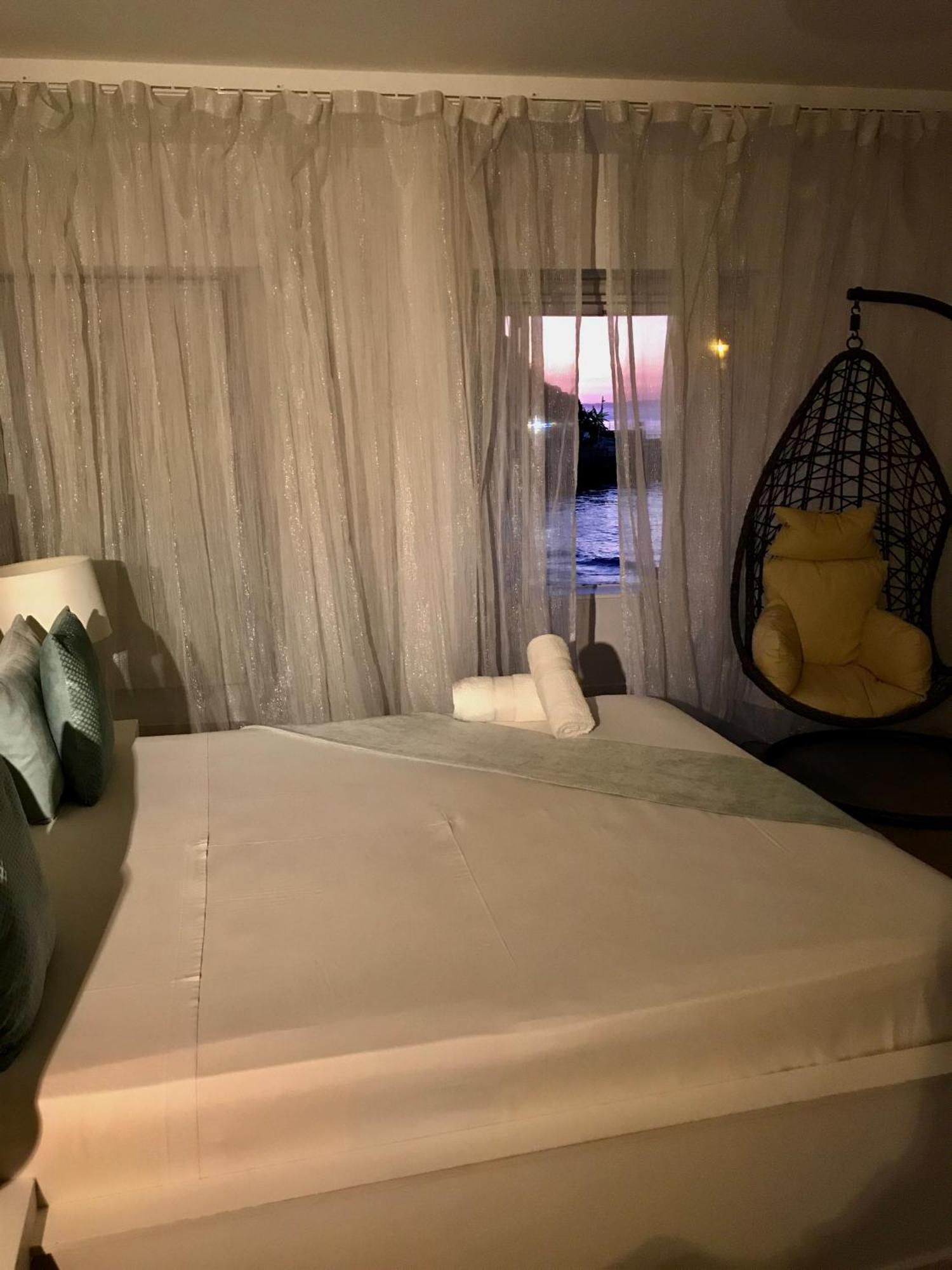 Brandao House Hostel Caparica Ngoại thất bức ảnh
