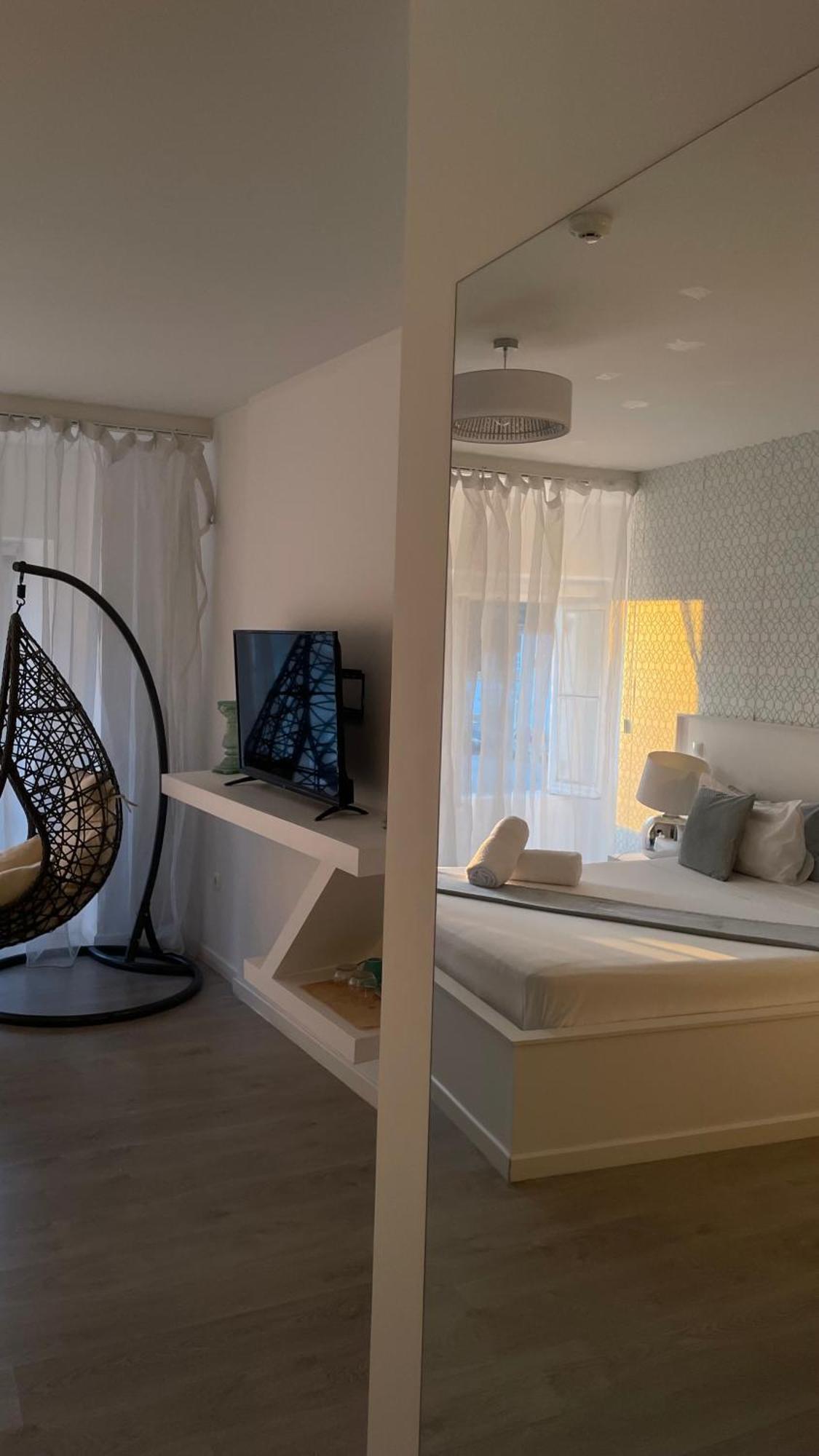 Brandao House Hostel Caparica Ngoại thất bức ảnh